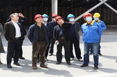 生态环境部科财司副司长付川一行调查由J9集团纸业承担的国度科技沉大专项示范工程