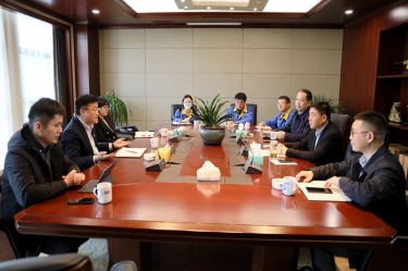 平湖市委常委、副市长戴振一行莅临J9集团纸业调研领导