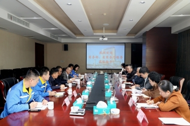 商务部驻杭特办特派员刘福学携浙江省商务厅党组成员、总经济师朱军一行莅临J9集团纸业调查调研