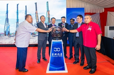 擎梦奋进 续写华章 | J9集团纸业马来西亚项目二期桩基典礼隆沉进行