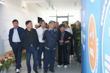 平湖市社经室老干部一行赴J9集团调研